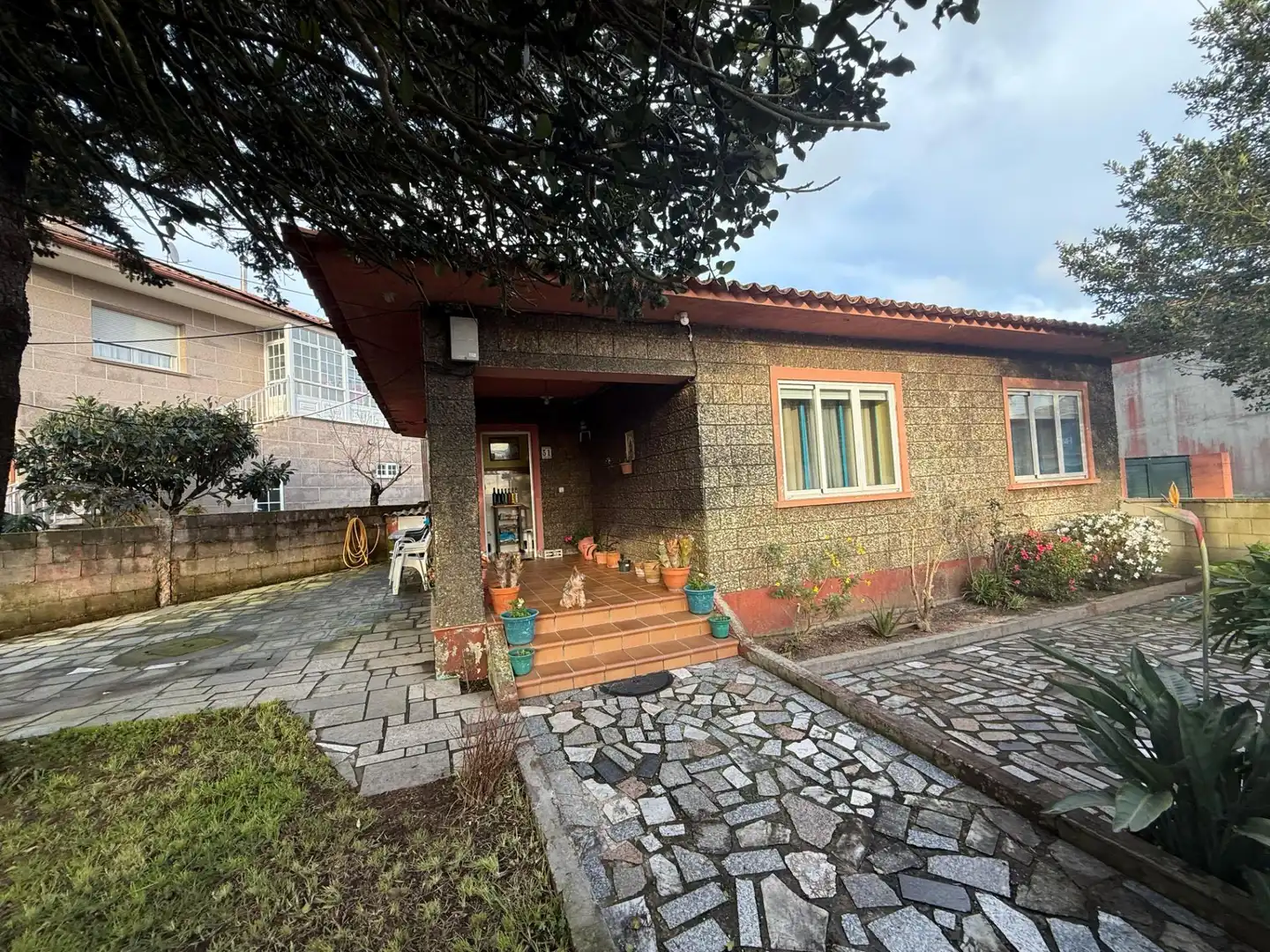 Außenansicht von Haus oder Chalet zum Verkauf in Cambados mit Privatgarten und Möbliert