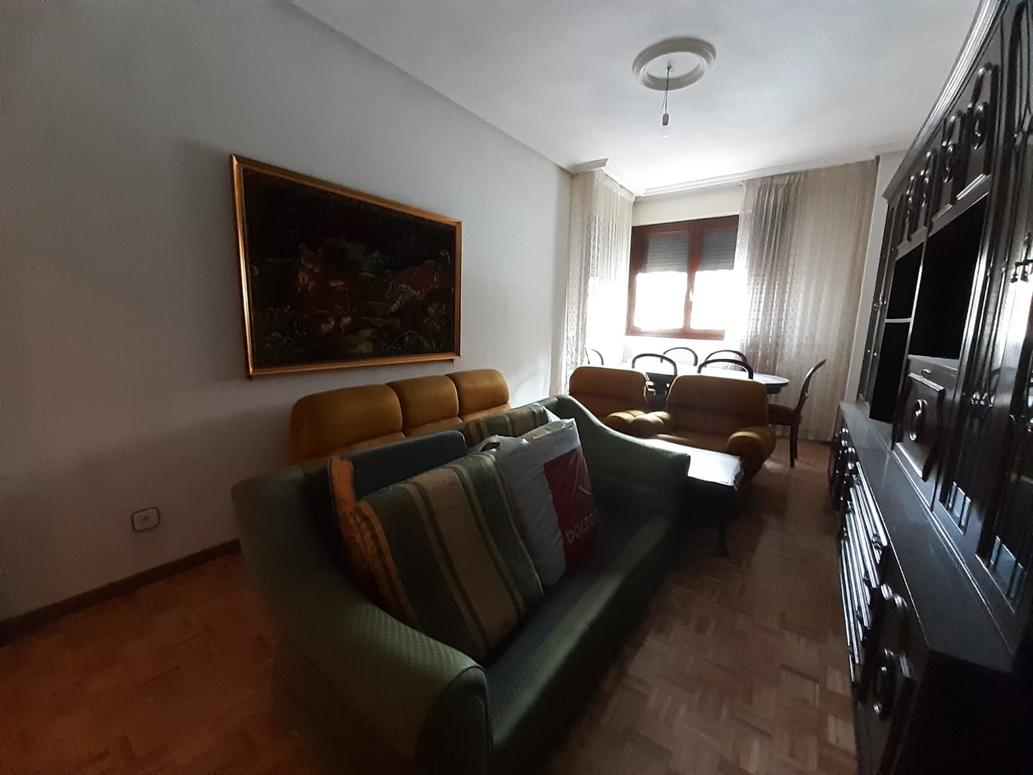 Sala d'estar de Pis en venda en Zamora Capital  amb Parquet i Terrassa