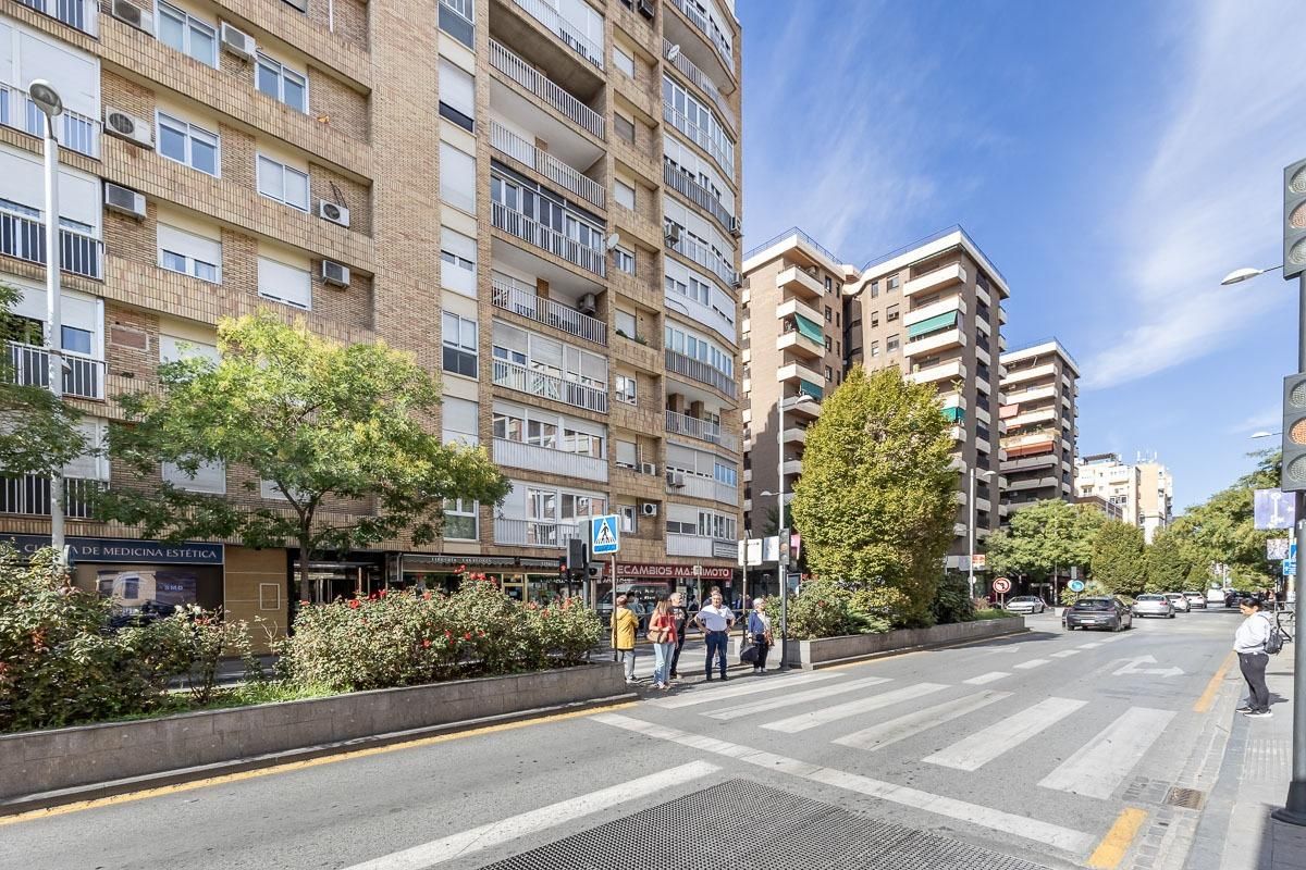 Exterior view of Flat for sale in  Granada Capital  with Heating