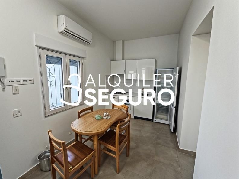 Cuina de Estudi de lloguer en  Madrid Capital amb Aire condicionat i Calefacció