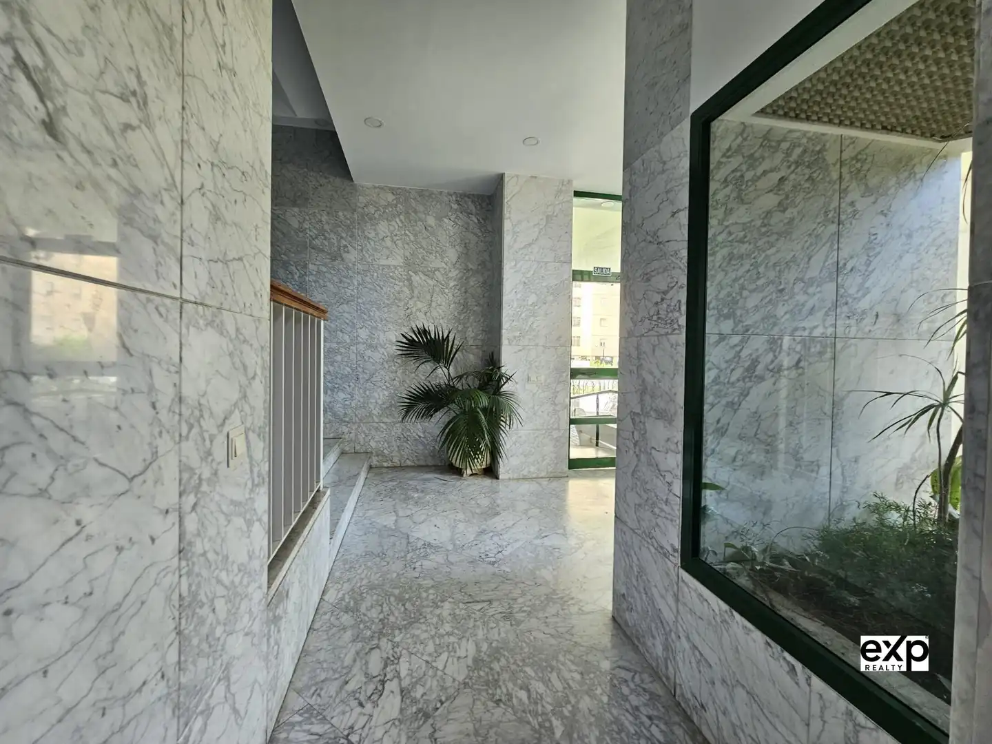 Flat for sale in Fuengirola  with Air Conditioner, Swimming Pool and Furnished