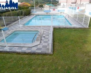 Piscina de Apartament de lloguer en Noja amb Terrassa i Piscina