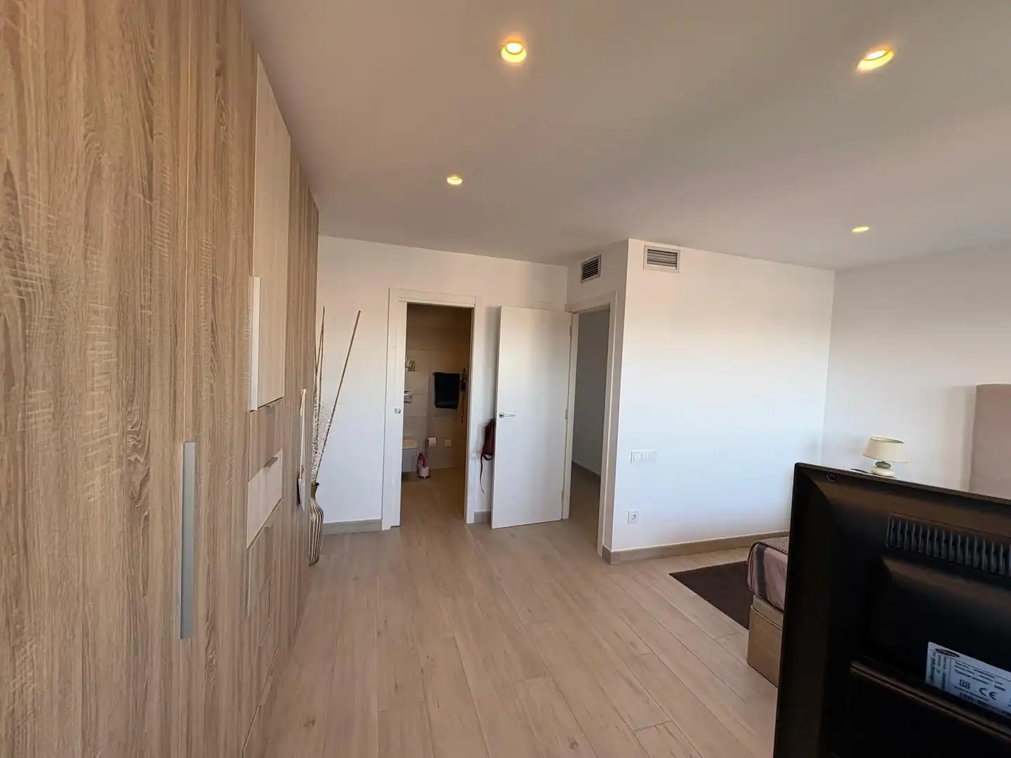 Habitación de Apartamento en venta en Vinaròs con Aire acondicionado, Calefacción y Jardín privado