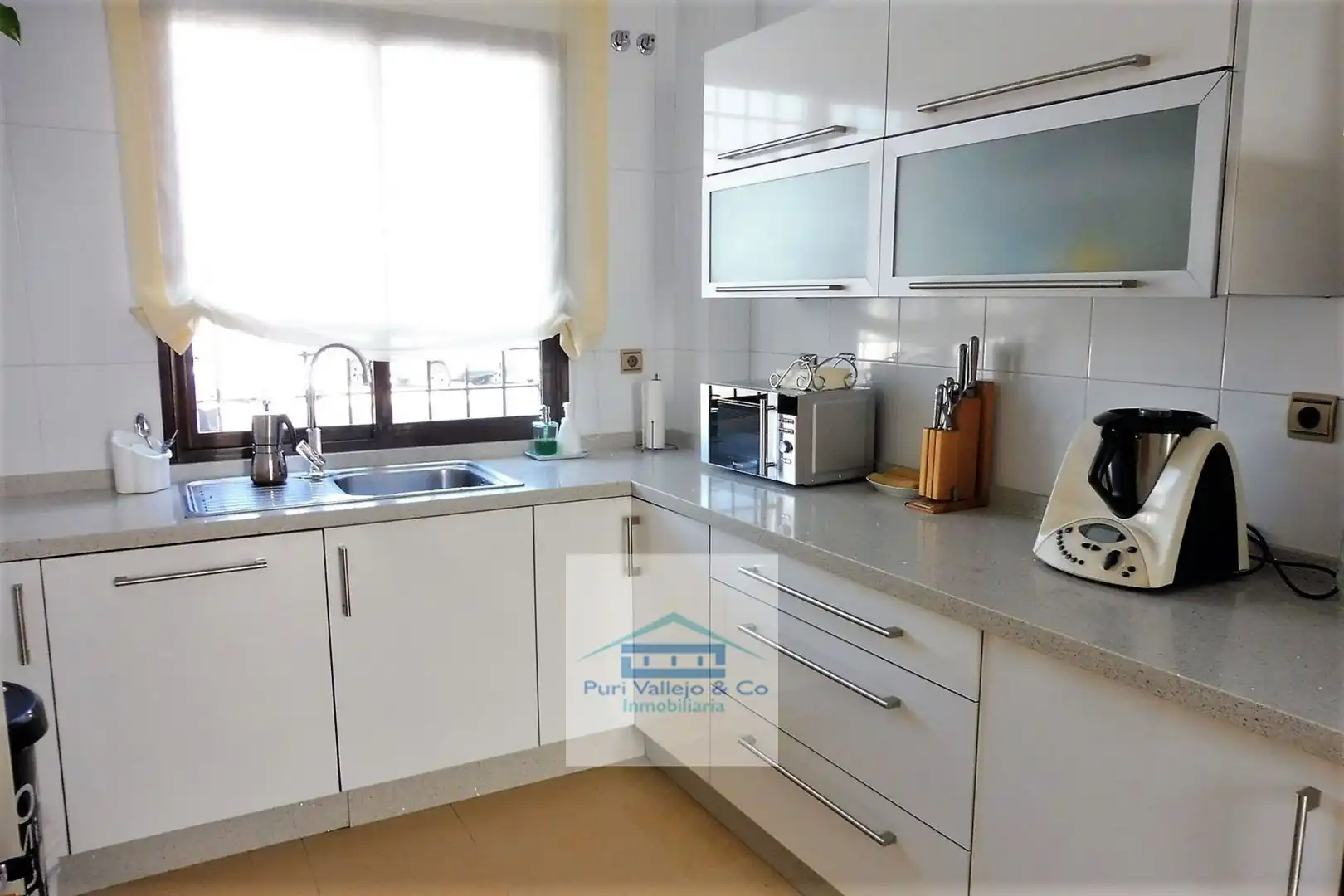 Kitchen of Detached homes for sale in Córdoba  with Air Conditioner, Heating and Terrace