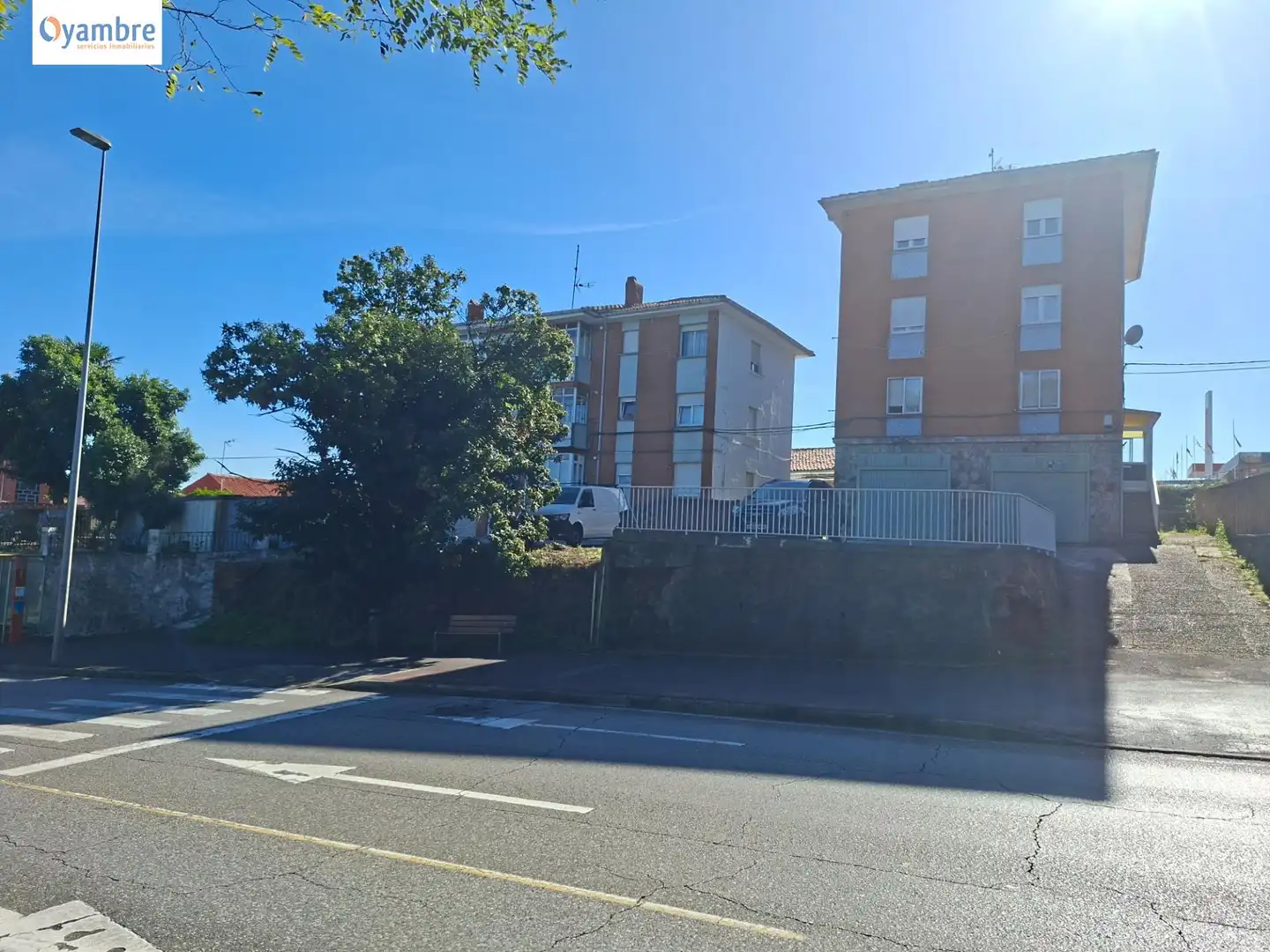 Außenansicht von Garage zum Verkauf in Avilés