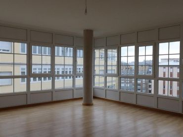 Duplex con ascensore in vendita a Calle RIO EO 45