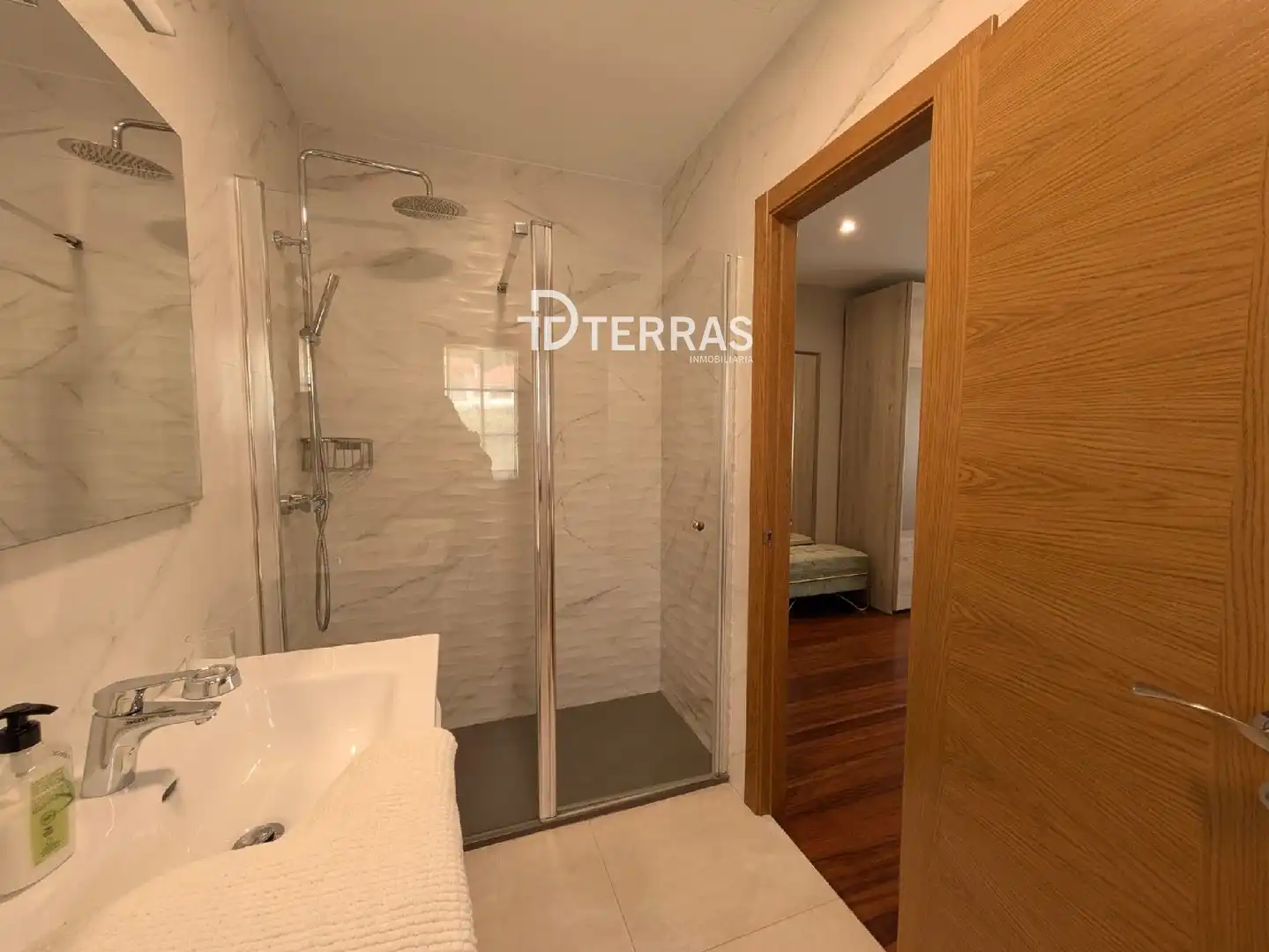 Bany de Casa o xalet en venda en Barro amb Calefacció, Jardí privat i Traster
