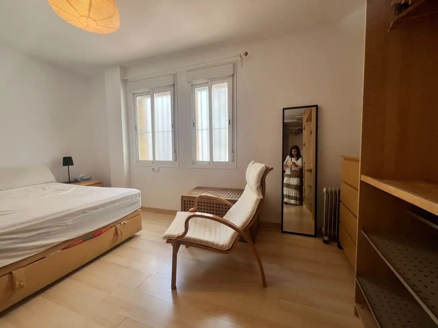 Habitación de Apartamento de alquiler en Sevilla con Aire acondicionado, Calefacción y Amueblado