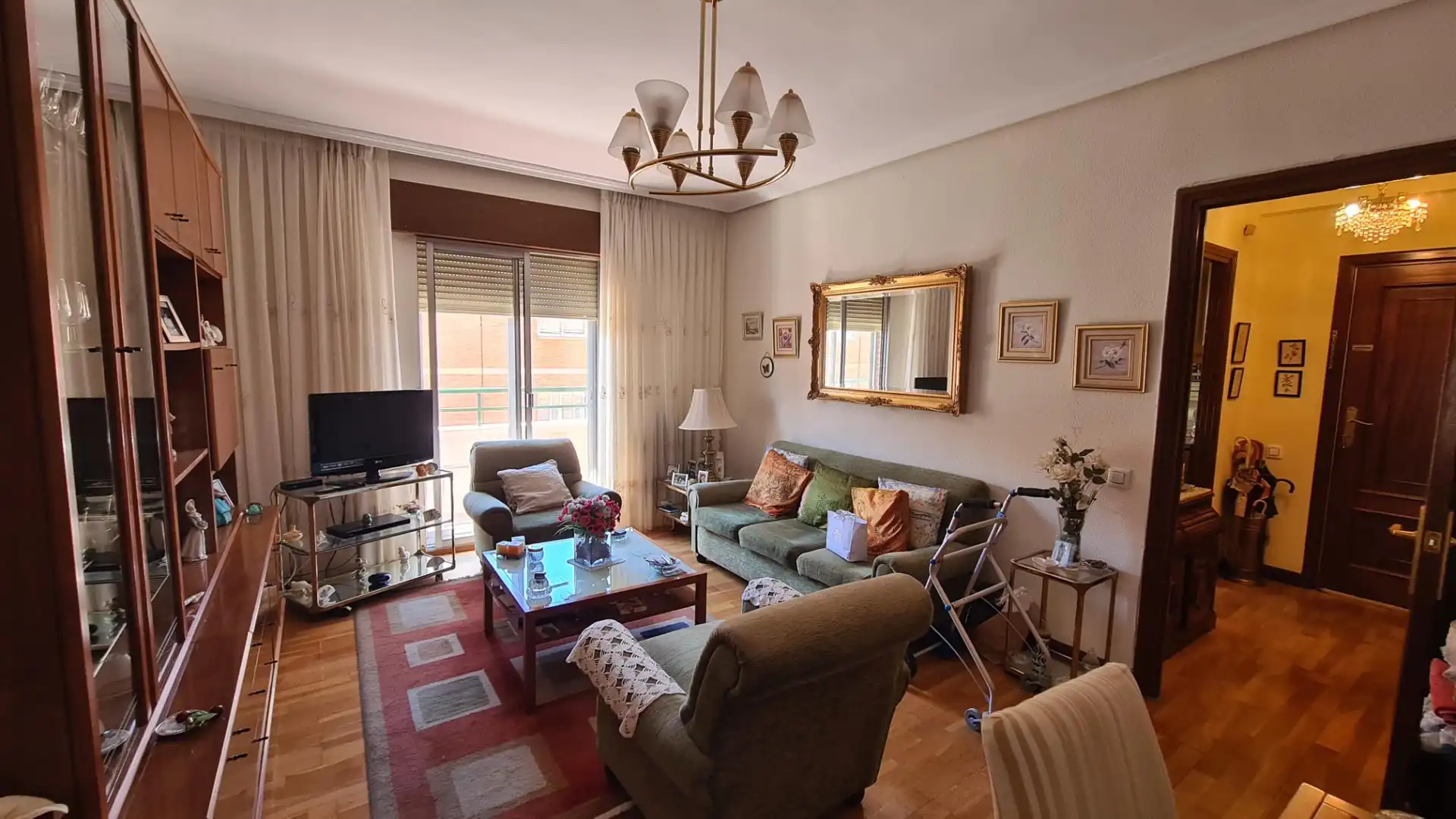 Flat with terrace for sale in Calle Doctor Villalobos 11