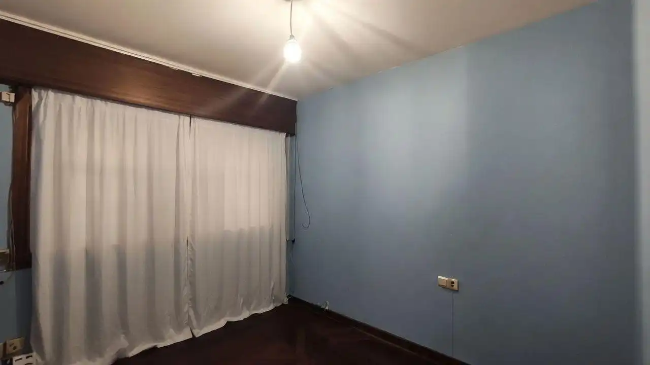 Habitación de Piso en venta en Vigo  con Calefacción, Trastero y Balcón
