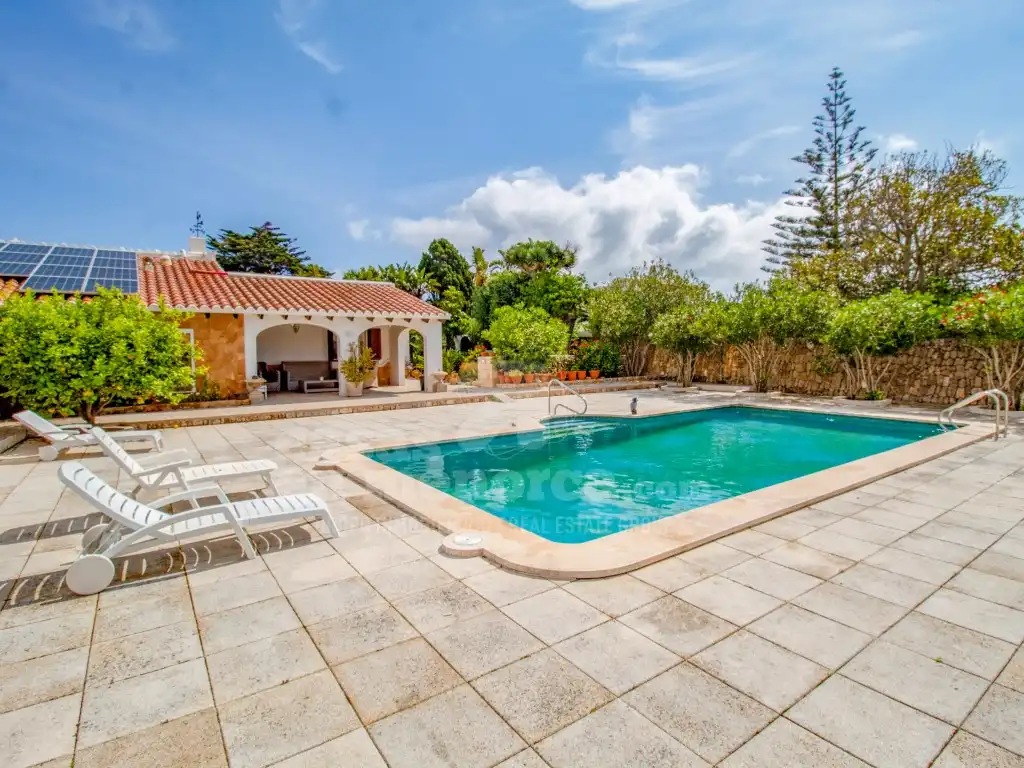 Piscina de Finca rústica en venda en Sant Lluís amb Aire condicionat, Calefacció i Jardí privat