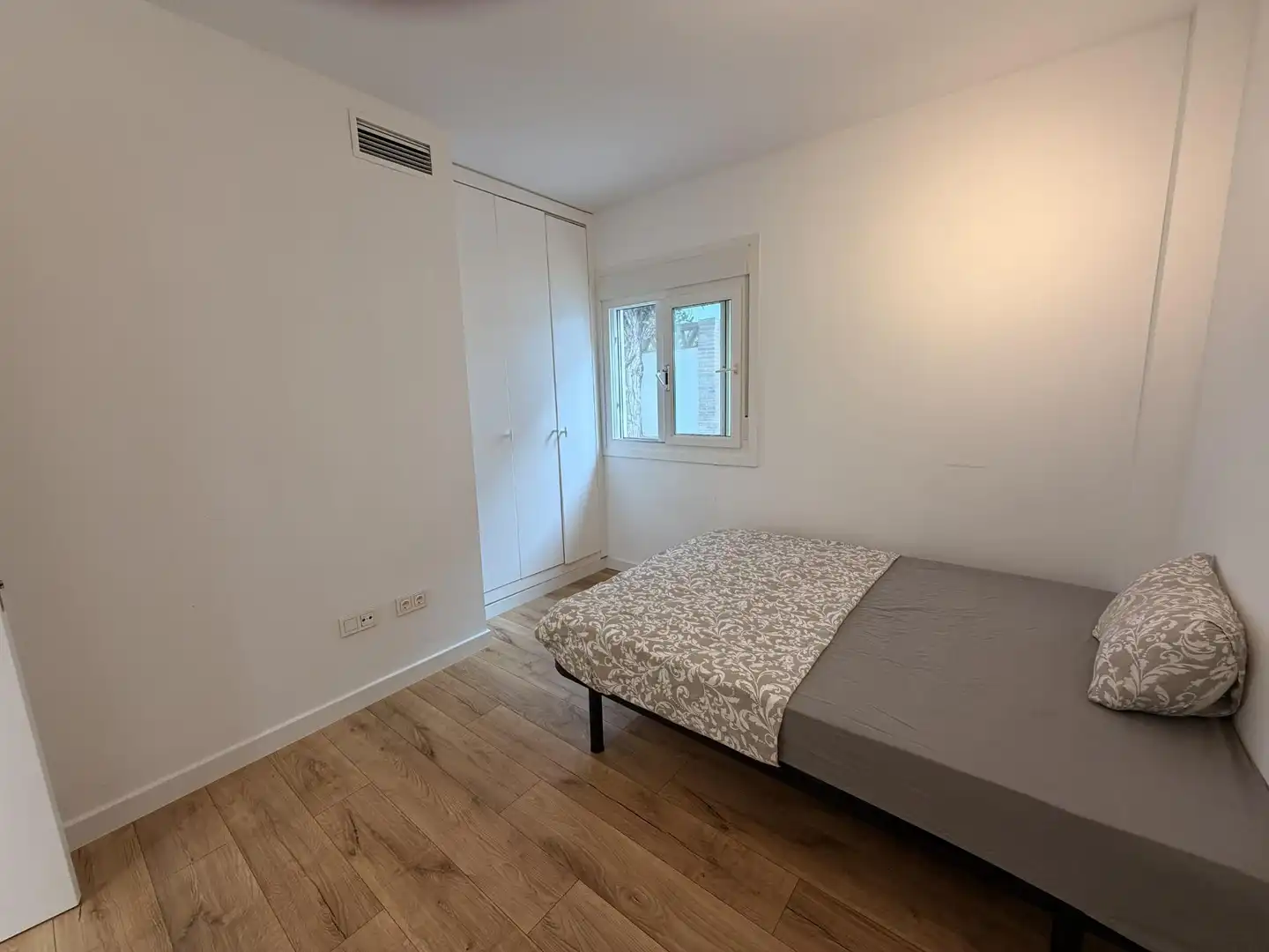 Schlafzimmer von Haus oder Chalet zum Verkauf in Benalmádena mit Klimaanlage, Heizung und Privatgarten