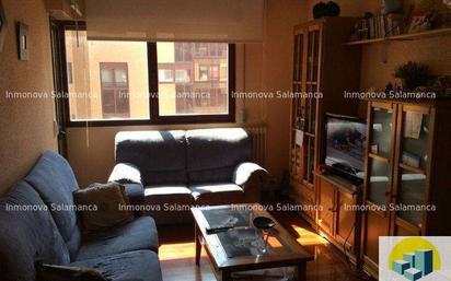 Living room of Flat for sale in Salamanca Capital  with Heating, Furnished and Balcony