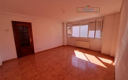 Living room of Flat for sale in Villares de la Reina  with Heating