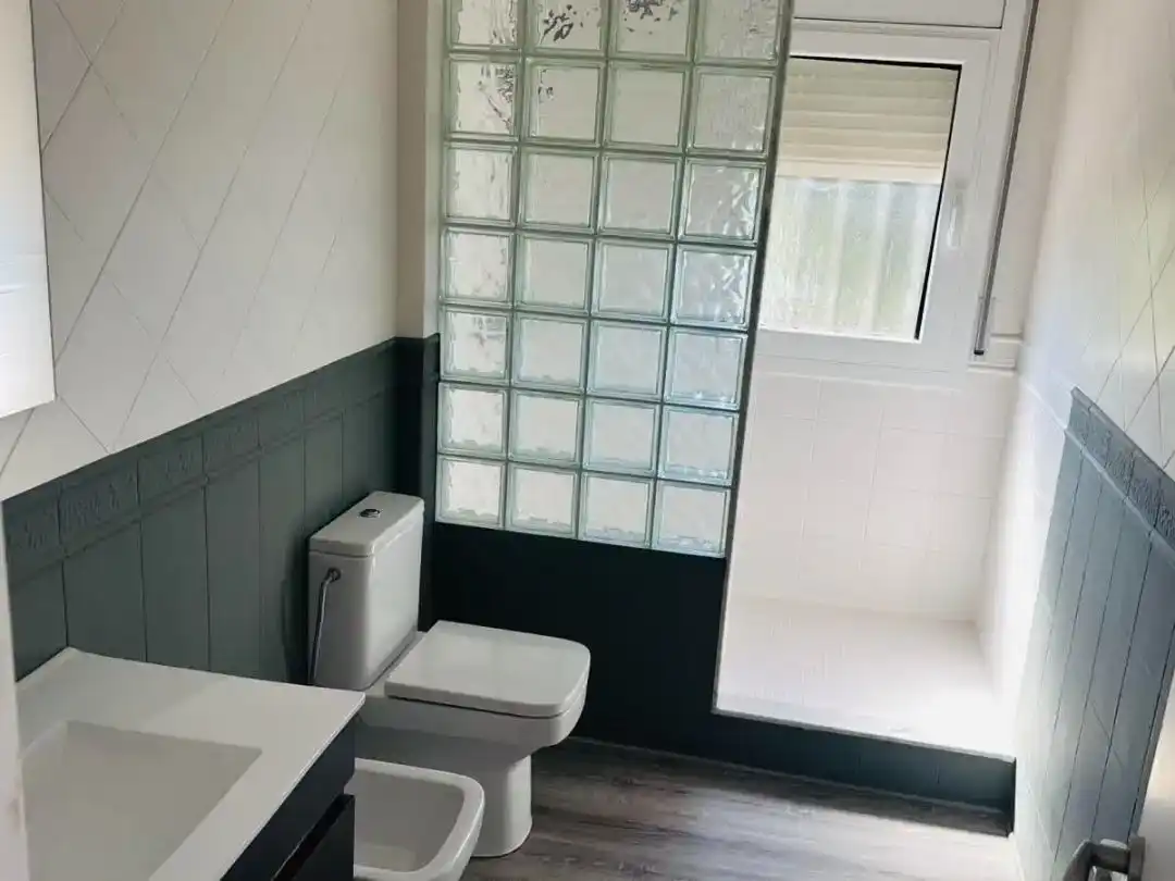 Baño de Casa o chalet de alquiler en Vallromanes con Jardín privado, Trastero y Piscina