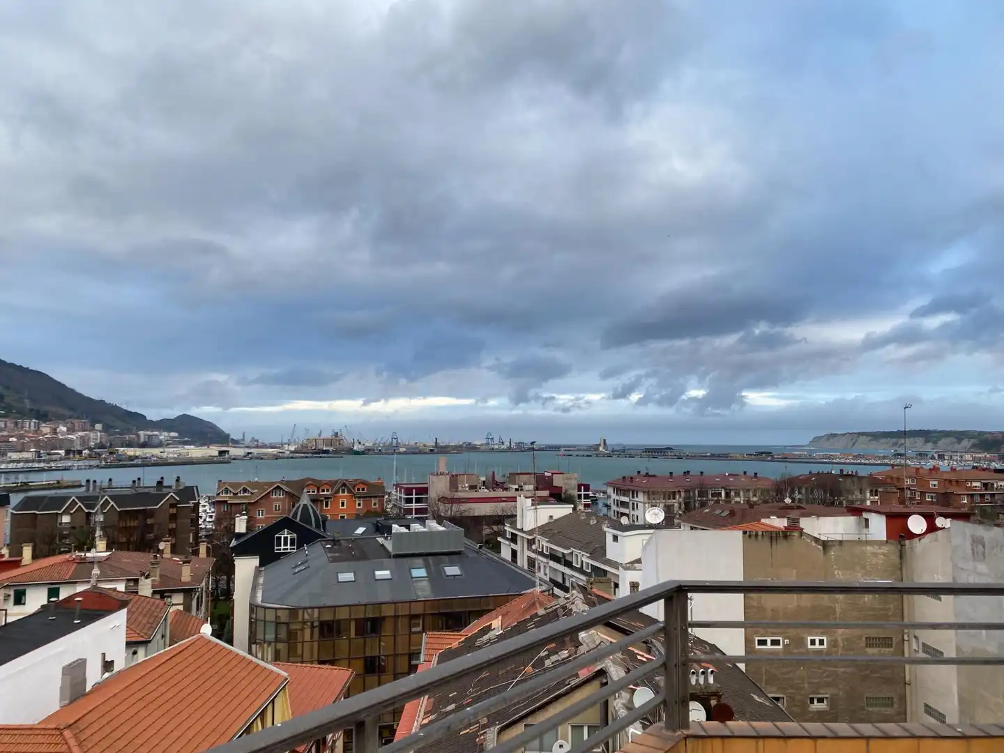 Exterior view of Office for sale in Getxo   with Air Conditioner, Heating and Terrace