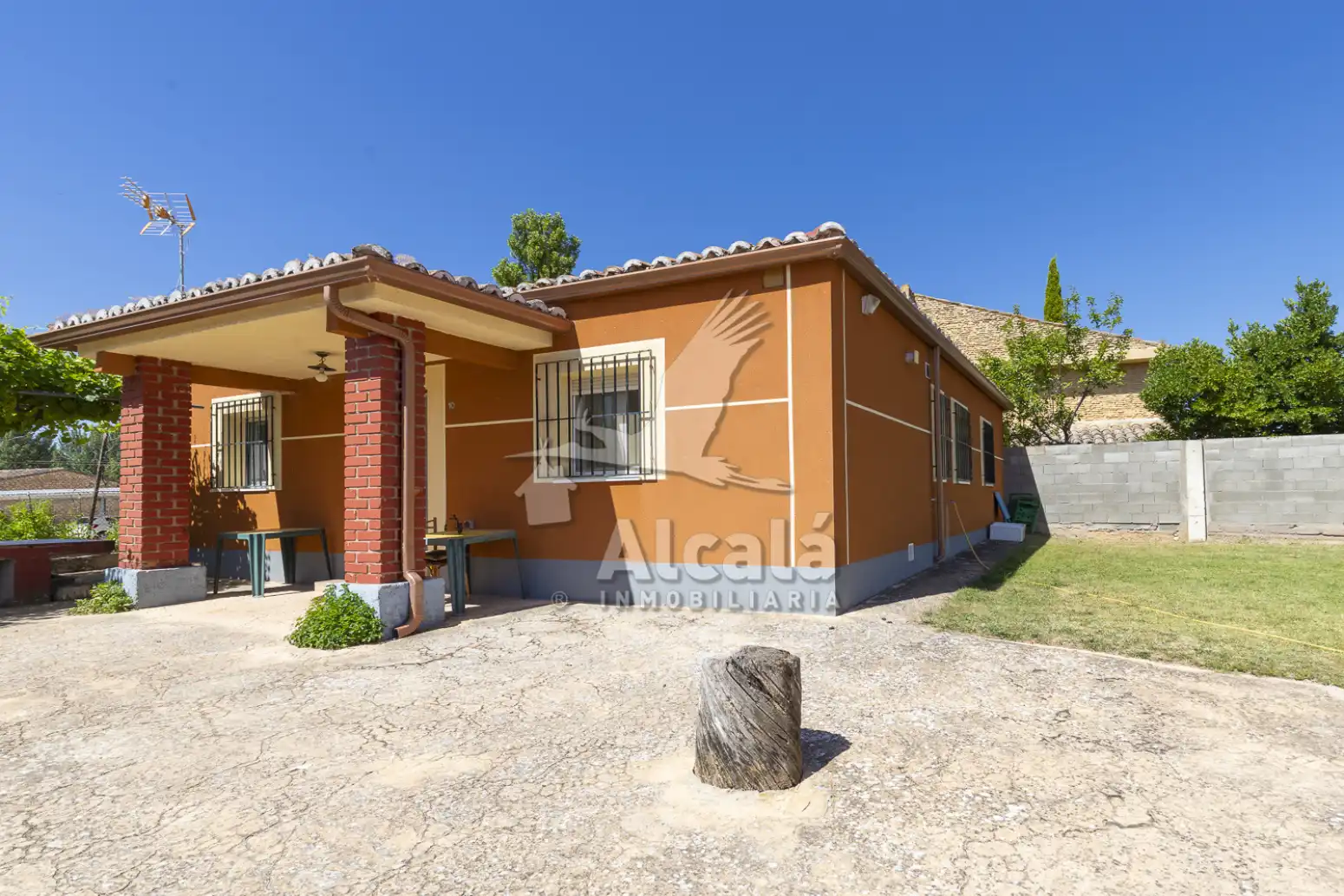 Vista exterior de Casa o chalet en venta en Cifuentes con Calefacción, Jardín privado y Trastero