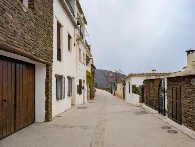 Vista exterior de Piso en venta en Bubión con Calefacción y Piscina comunitaria