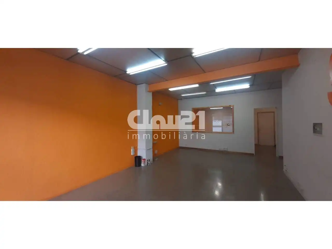 Local comercial en alquiler en Calle Aurora Bertrana