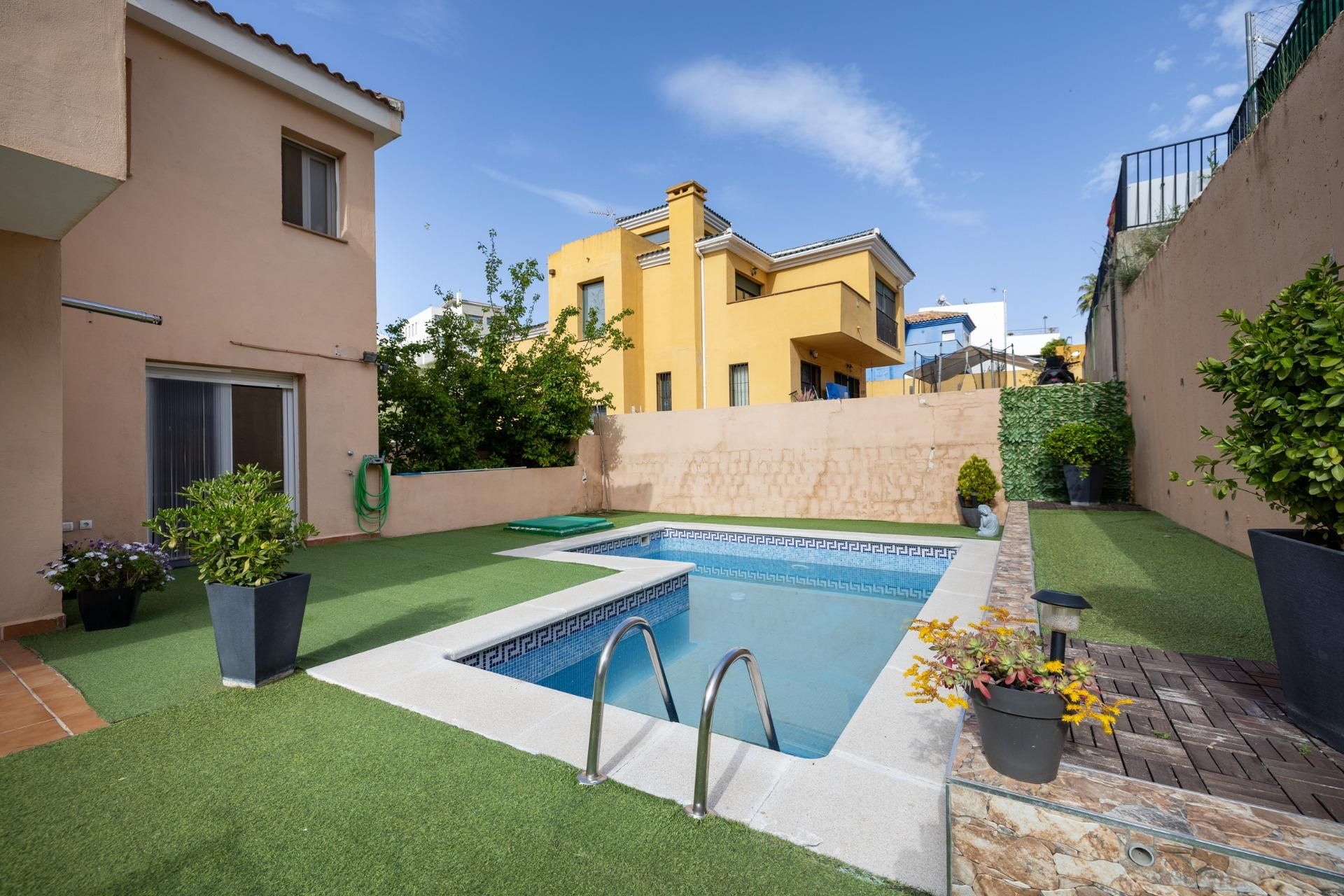 Haus oder Chalet zum verkauf in Calle Calle Gredos, Altos de la Zubia, La Zubia