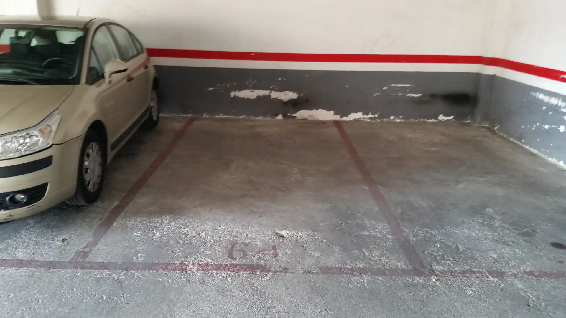 Garaje de alquiler en Carrer Ramon Turró i Darder, 14, La Devesa