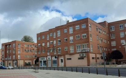 Vista exterior de Pis en venda en Segovia Capital