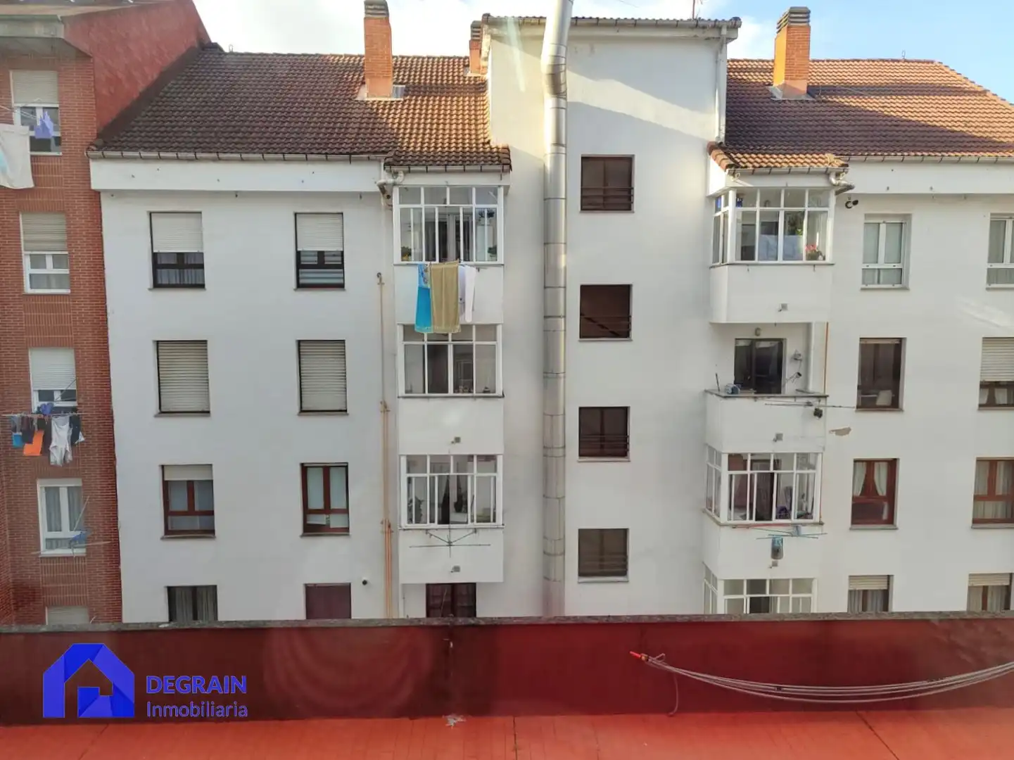 Terrassa de Pis en venda en Oviedo  amb Traster