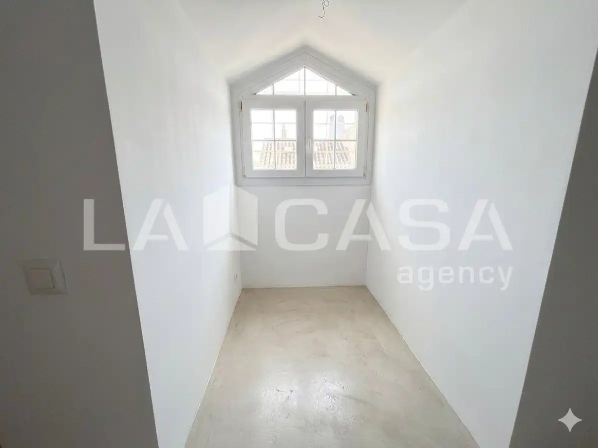 Casa adosada en venda en Montequinto amb Aire condicionat