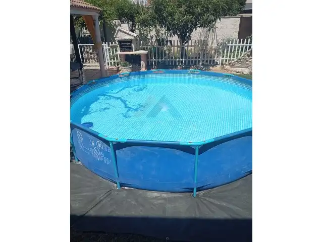 Schwimmbecken von Haus oder Chalet zum Verkauf in Villanueva de la Torre mit Klimaanlage, Heizung und Privatgarten