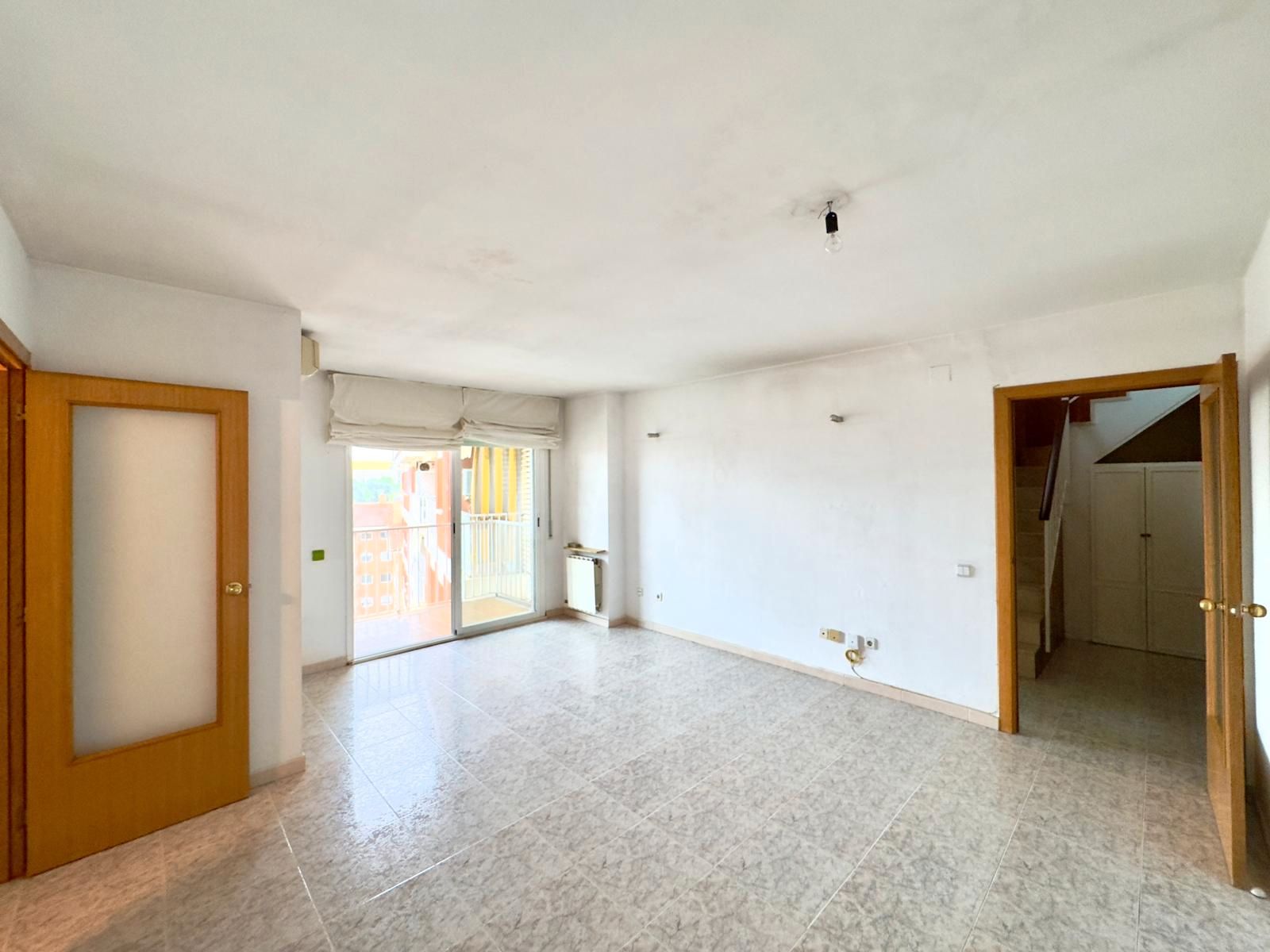 Sala d'estar de Dúplex en venda en Rubí amb Aire condicionat, Calefacció i Parquet