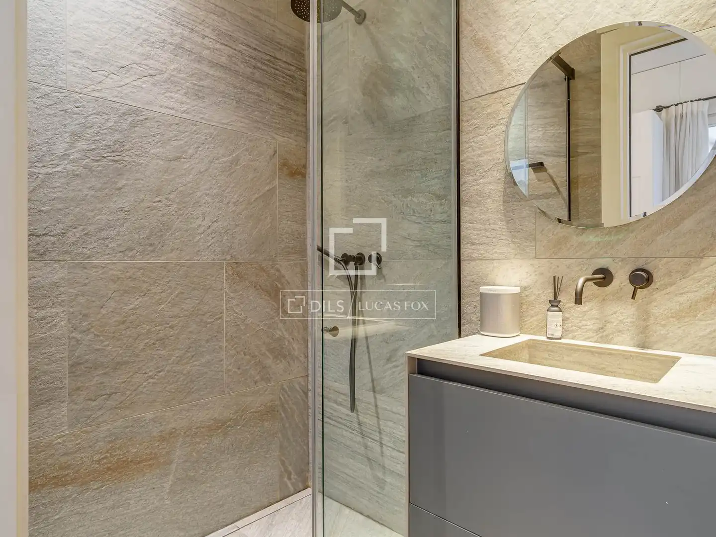 Bathroom of Flat for sale in Barcelona  with Air Conditioner, Heating and Furnished