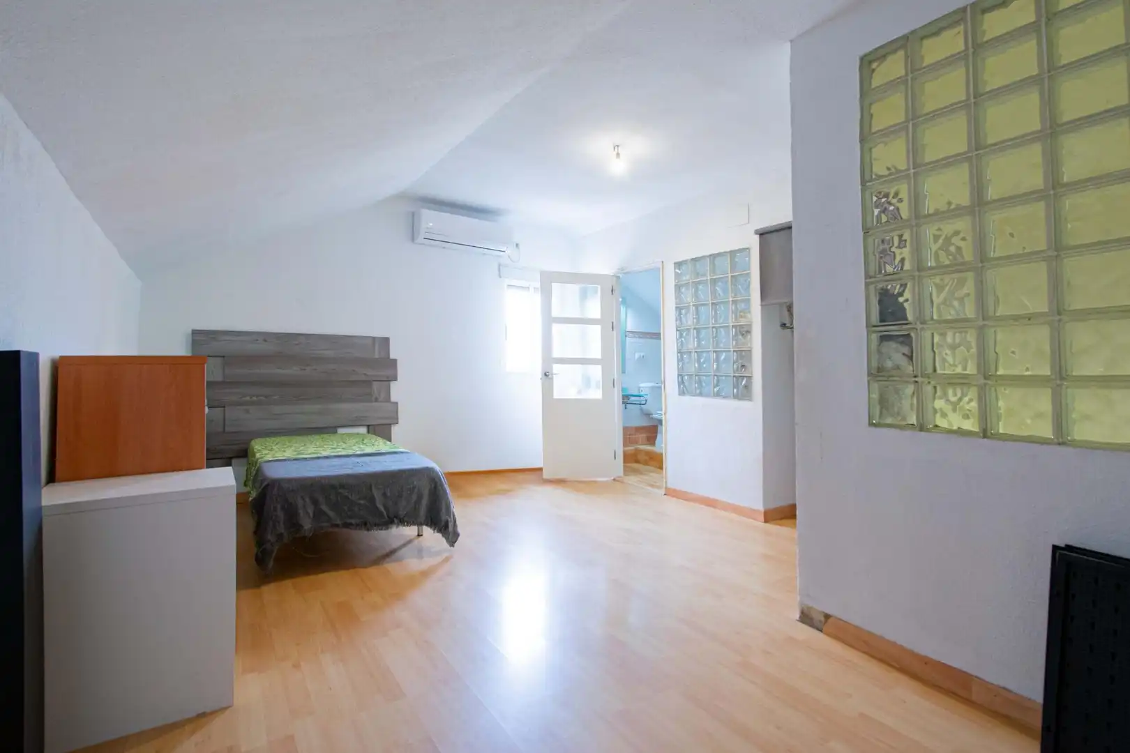 Bedroom of Detached homes for sale in Almensilla  with Private garden, Storage room and Swimming Pool