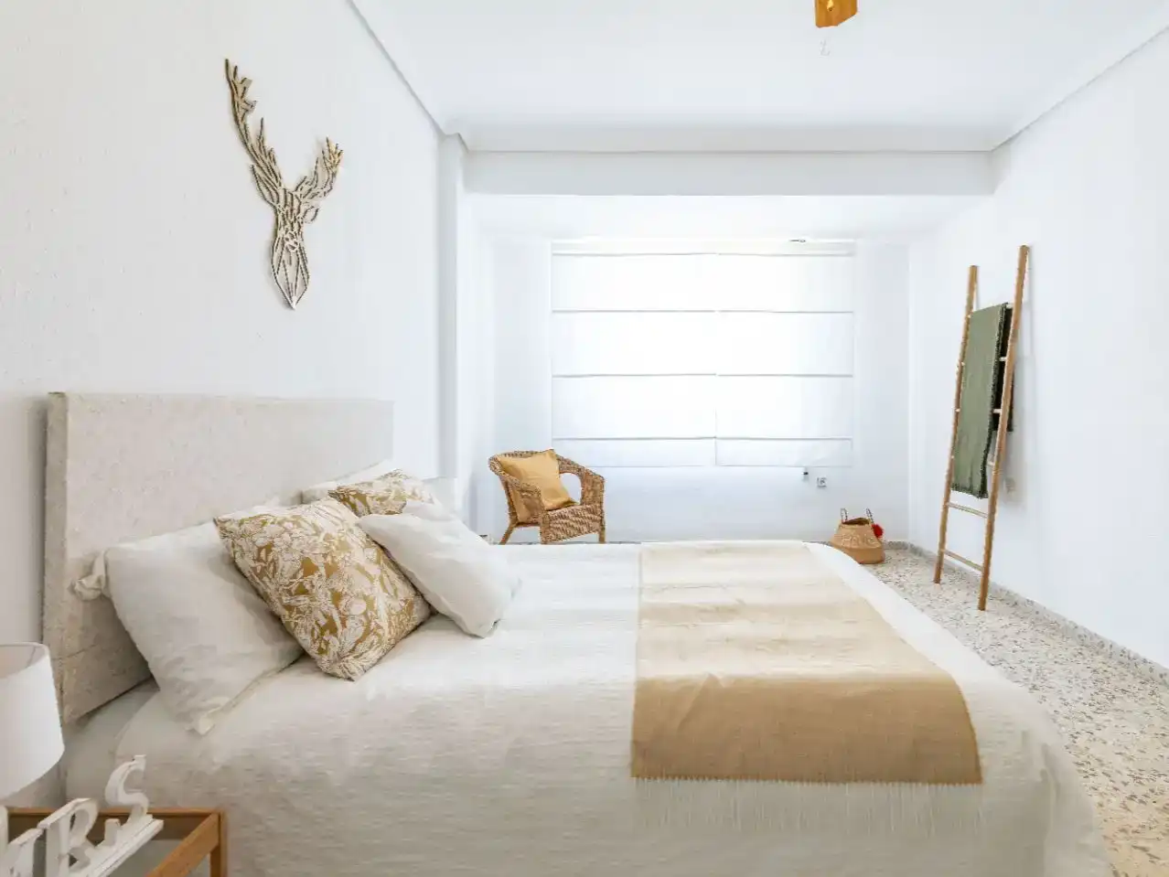 Schlafzimmer von Wohnung zum Verkauf in  Valencia Capital mit Balkon