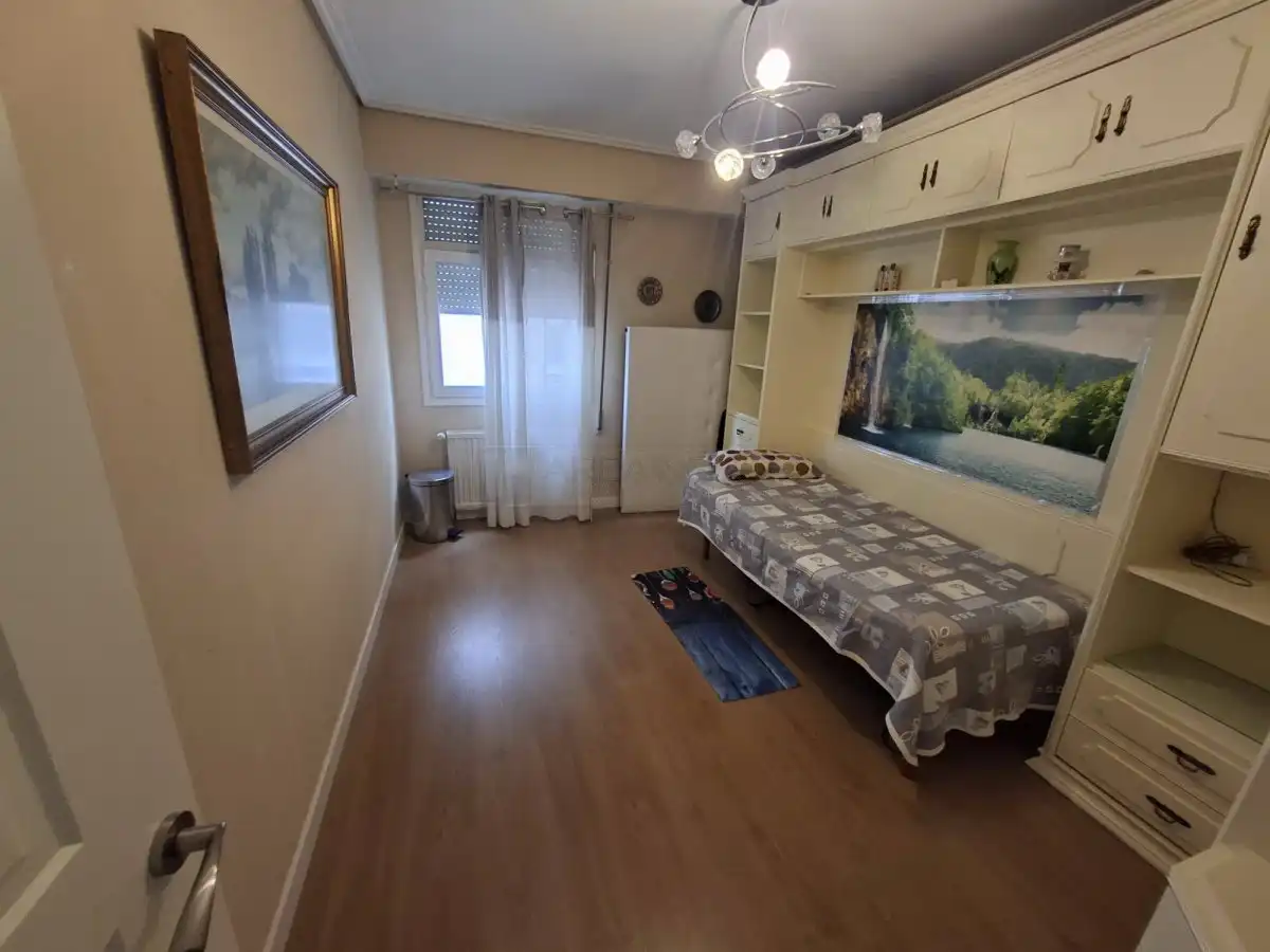 Bedroom of Flat for sale in Lovaina