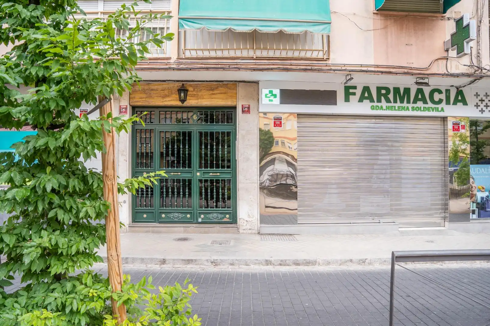 Außenansicht von Dachboden zum Verkauf in Granada mit Klimaanlage