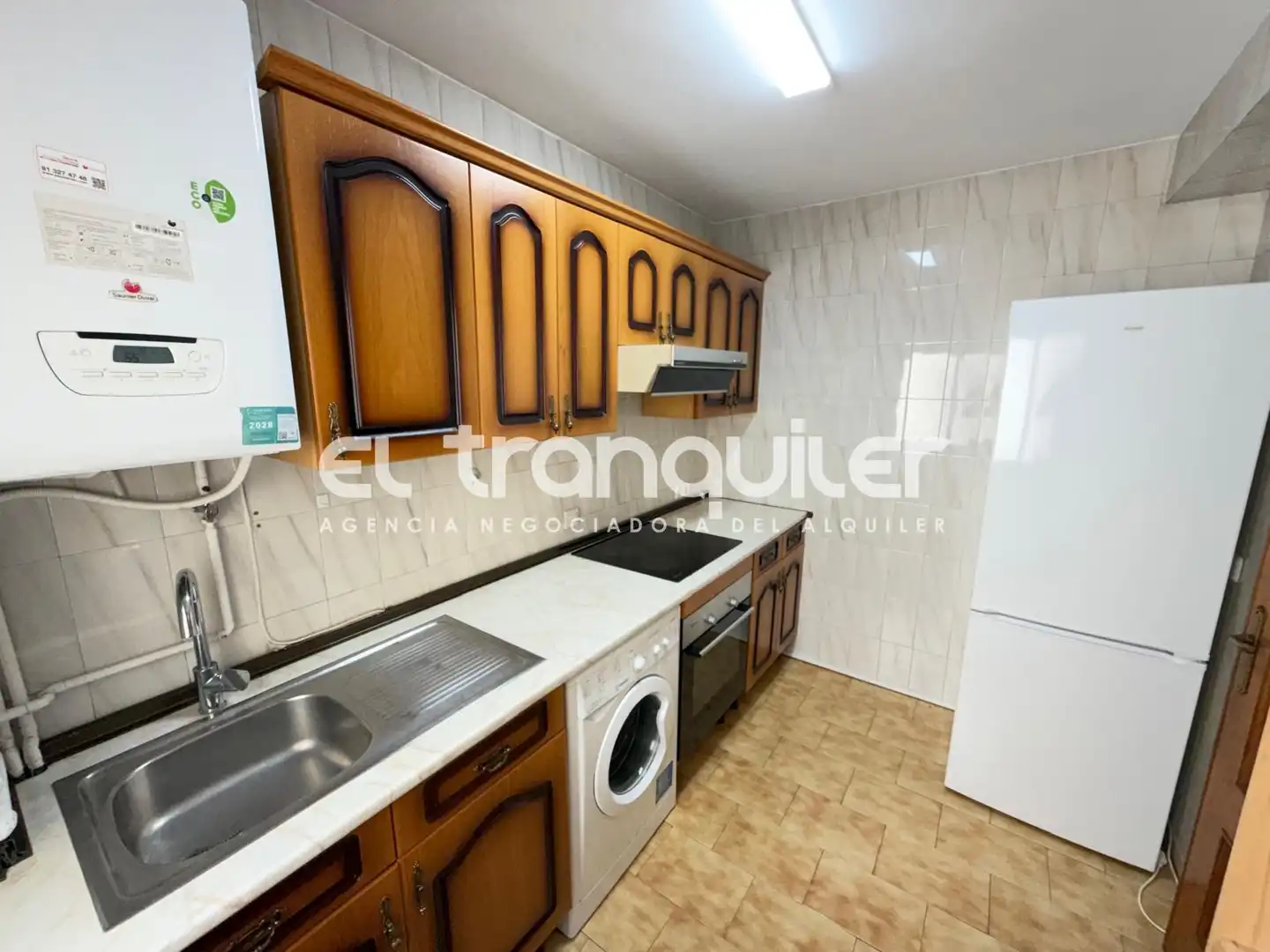 Kitchen of Flat for rent in Pozuelo de Alarcón  with Parquet flooring