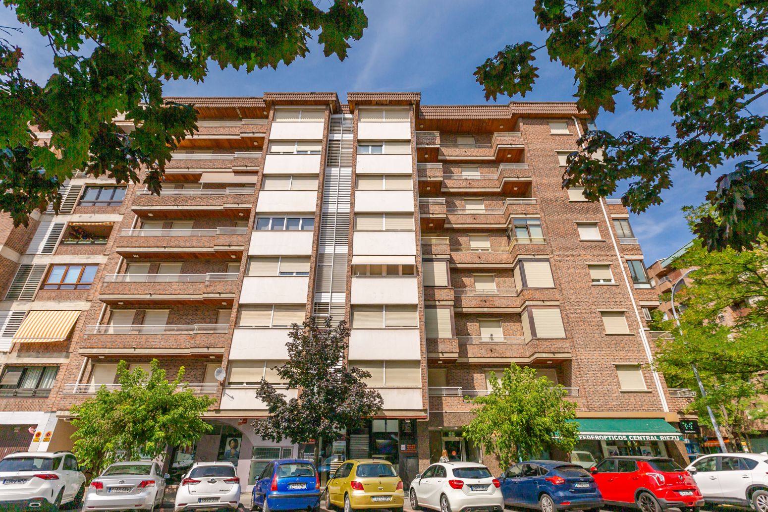 Vista exterior de Piso en venta en  Pamplona / Iruña con Calefacción, Jardín privado y Parquet