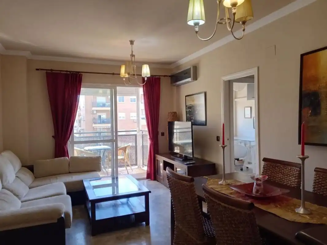 Sala de estar de Piso de alquiler en Montequinto con Aire acondicionado, Calefacción y Amueblado