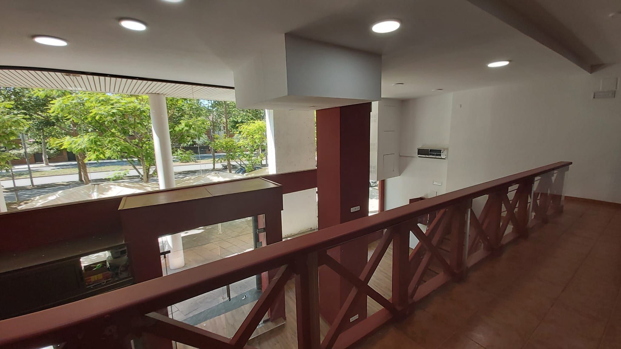 Local en venda en Cerdanyola del Vallès amb Aire condicionat