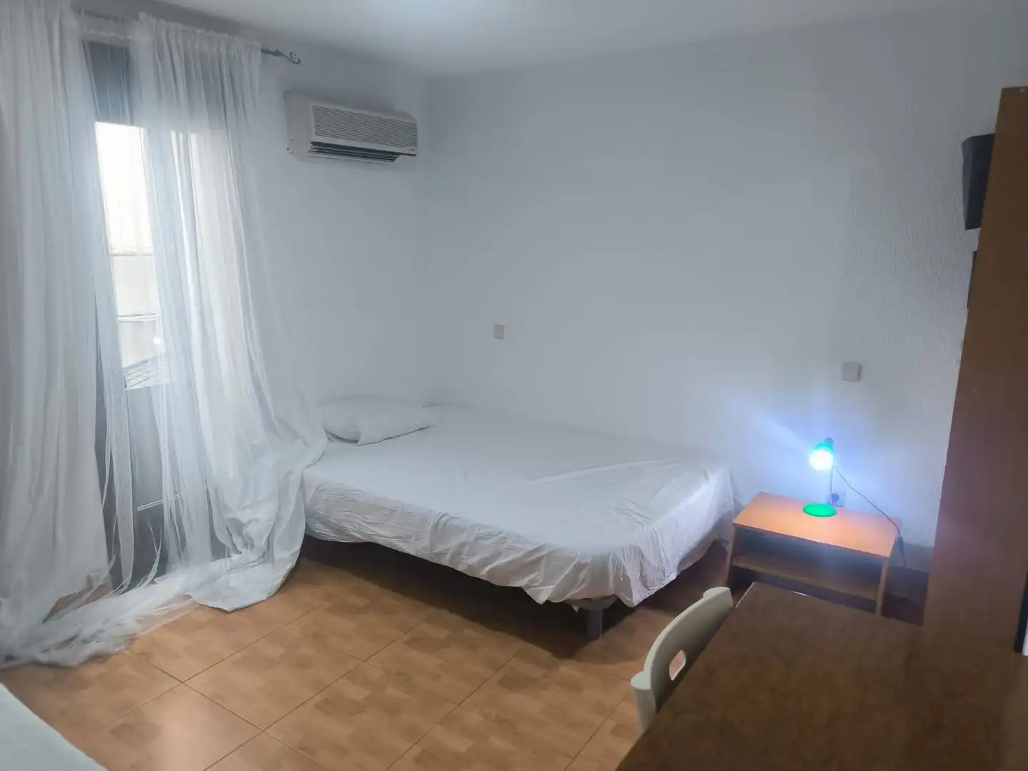 Schlafzimmer von Wohnung zur Miete in Madrid mit Klimaanlage, Heizung und Parkett