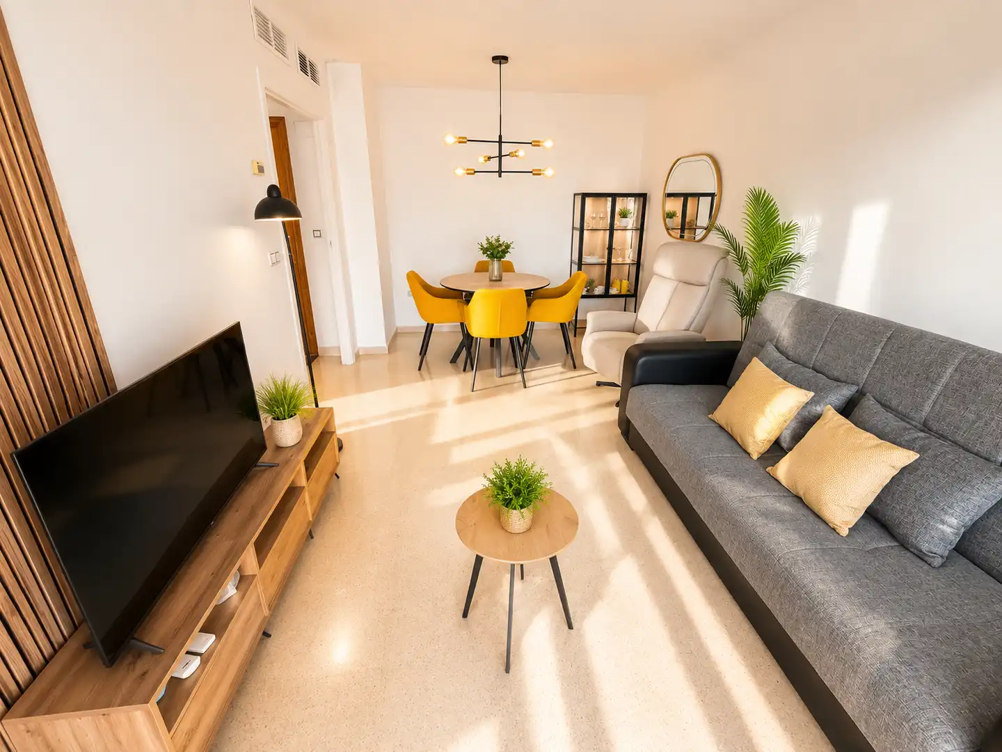 Living room of Apartments for sale in Benidorm  with Terrace, Furnished and Community pool