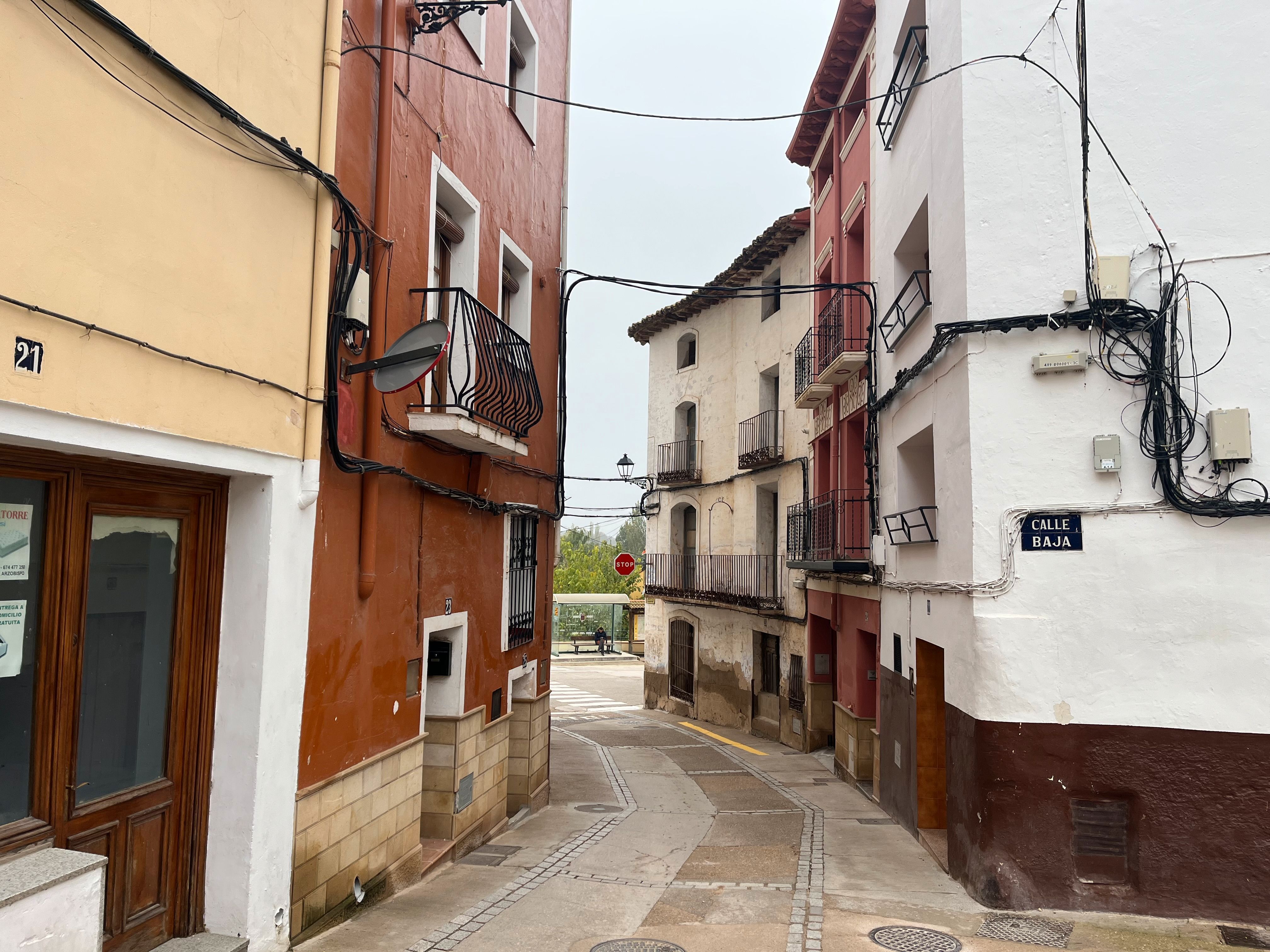 Vista exterior de Casa o xalet en venda en Albalate del Arzobispo amb Traster i Balcó