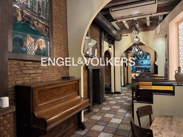 Local comercial en Alquiler en Barri Gòtic