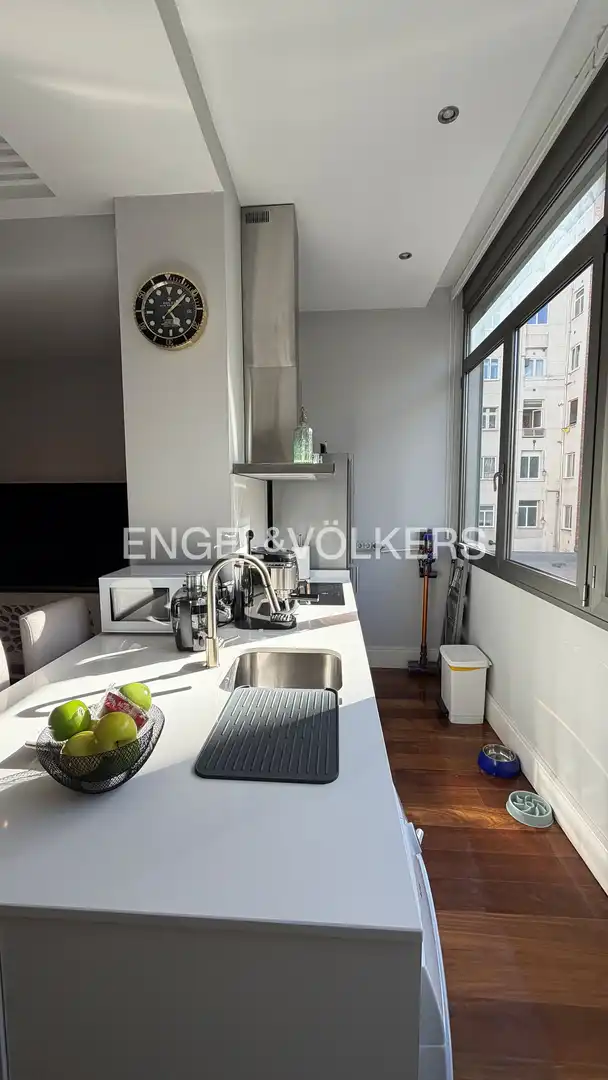 Kitchen of Flat for sale in Barrio de Salamanca