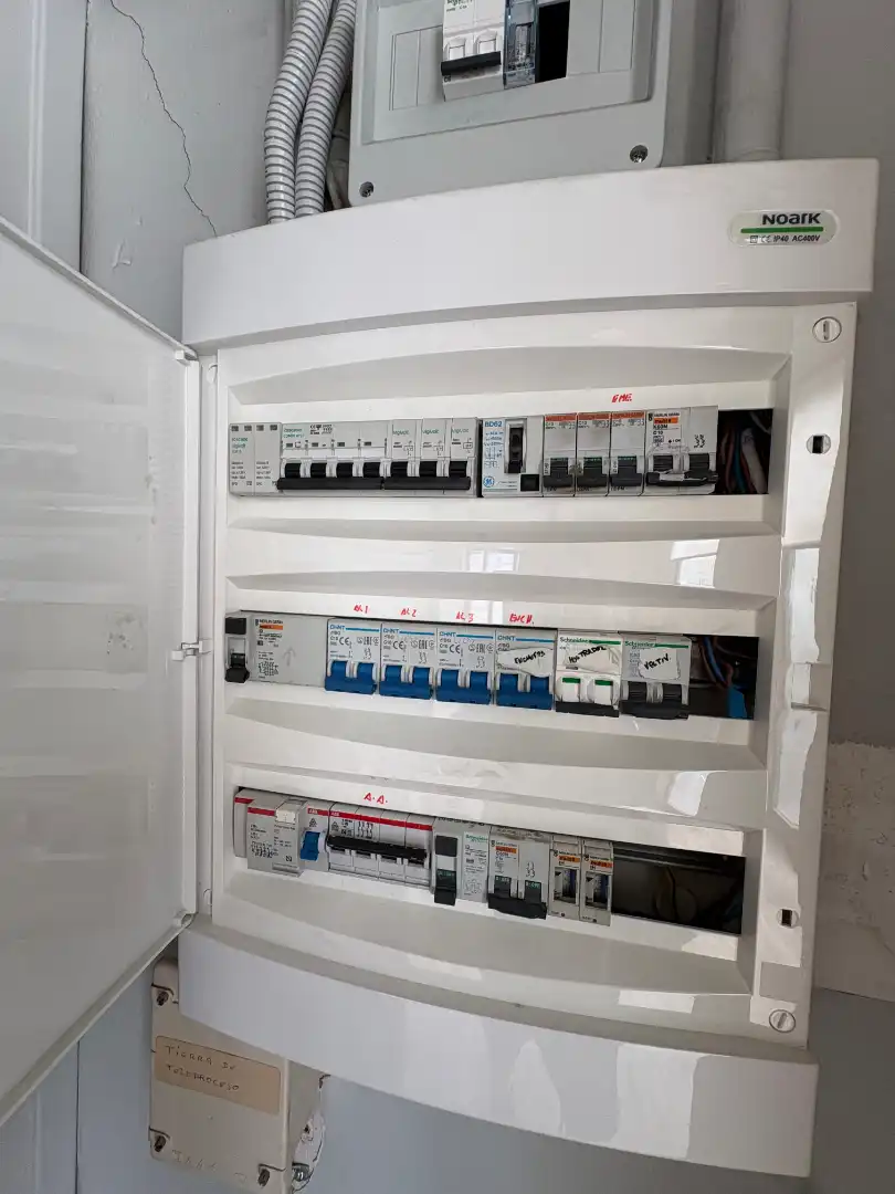 Geschaftsraum zum Verkauf in Terrassa mit Klimaanlage, Heizung und Parkett