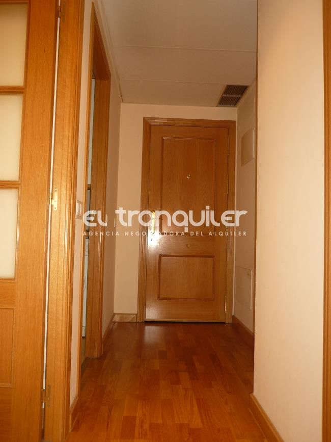 Flat to rent in  Madrid Capital  with Air Conditioner, Swimming Pool and Furnished