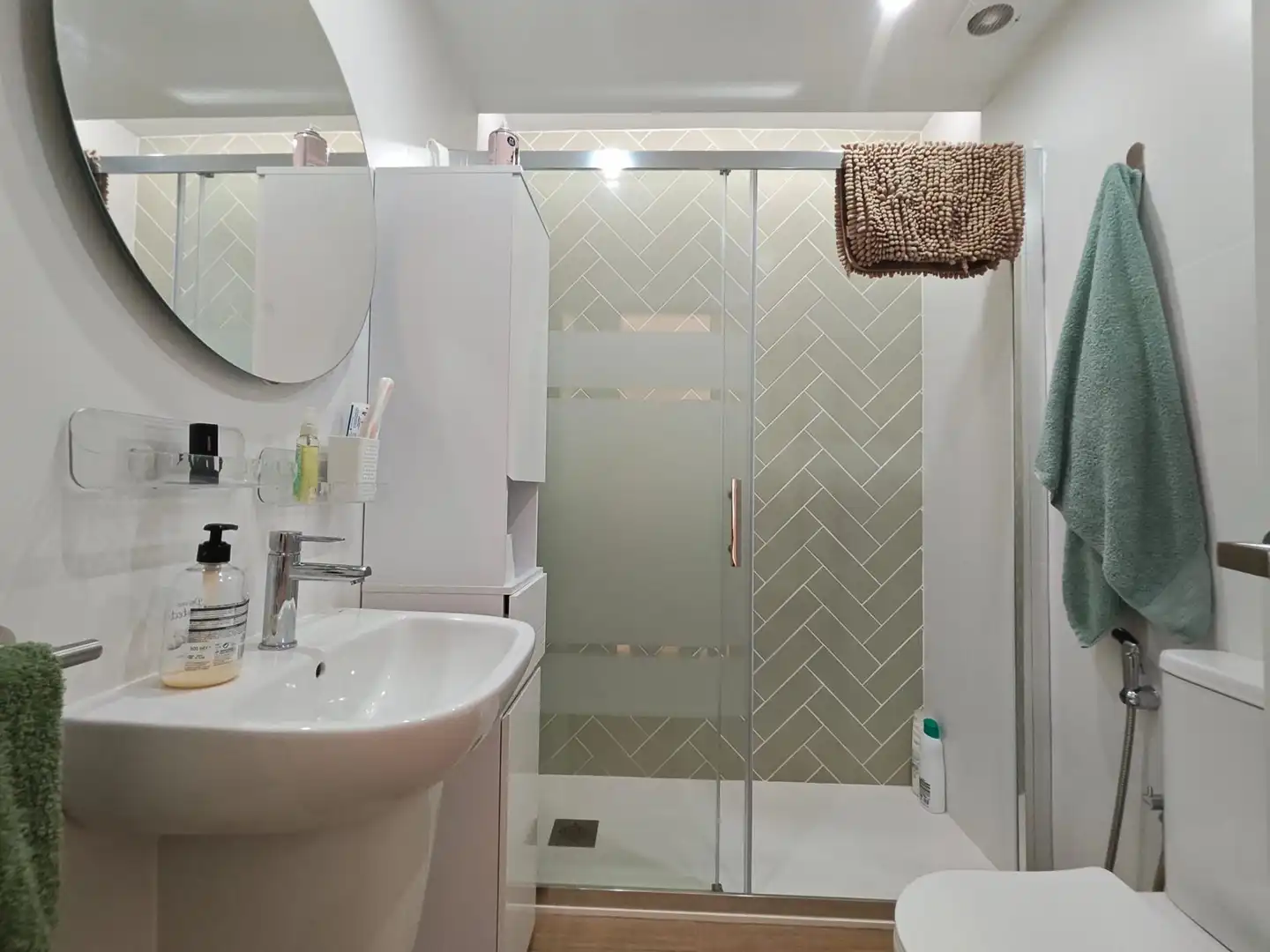 Badezimmer von Wohnungen zur Miete in Benalmádena mit Terrasse, Möbliert und Gemeinschaftspool
