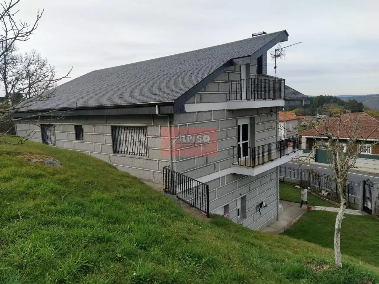 Xalet amb terrassa en venda a Toén
