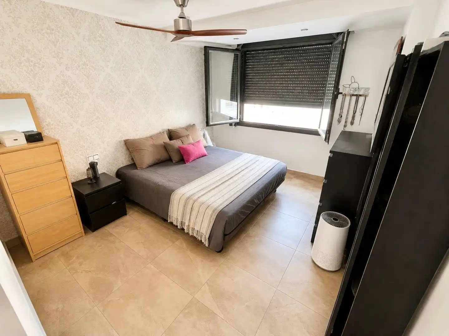Dormitori de Casa o xalet en venda en Granollers amb Calefacció, Jardí privat i Terrassa