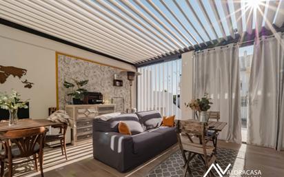 Sala d'estar de Casa o xalet en venda en Cártama amb Aire condicionat, Terrassa i Balcó